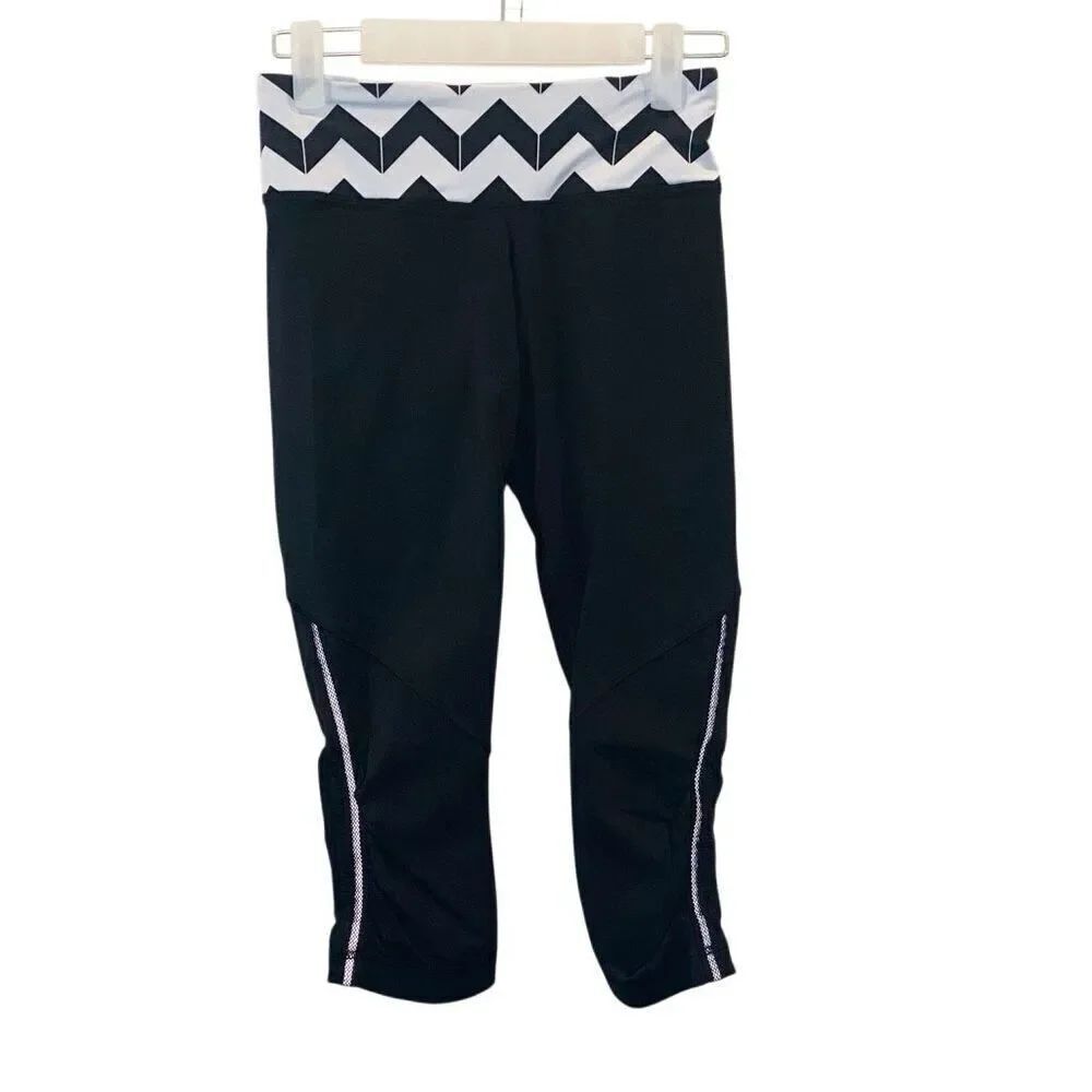 Lululemon Run For Your Life Crop Leggings Black White Chevron Waistband Size 4